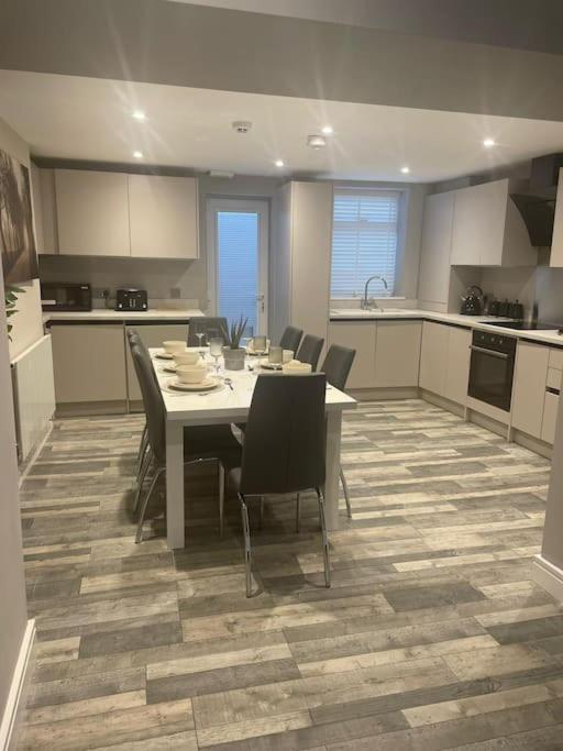 Rivendell Modern 2 Bedroom Apartment In St Peters Village Sleeps 6 Broadstairs Ngoại thất bức ảnh